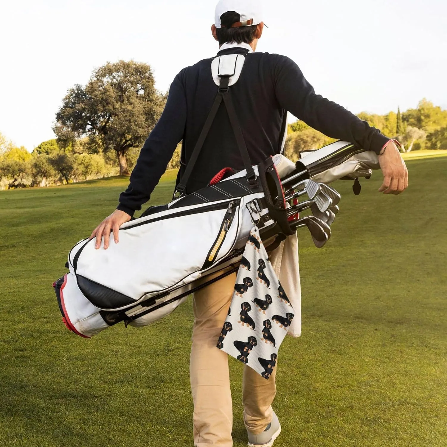 16" x 24" Dachshund Dog Golf Towels, Premium Microfiber Fabric Waffle Pattern with Heavy Duty Carabiner Clip