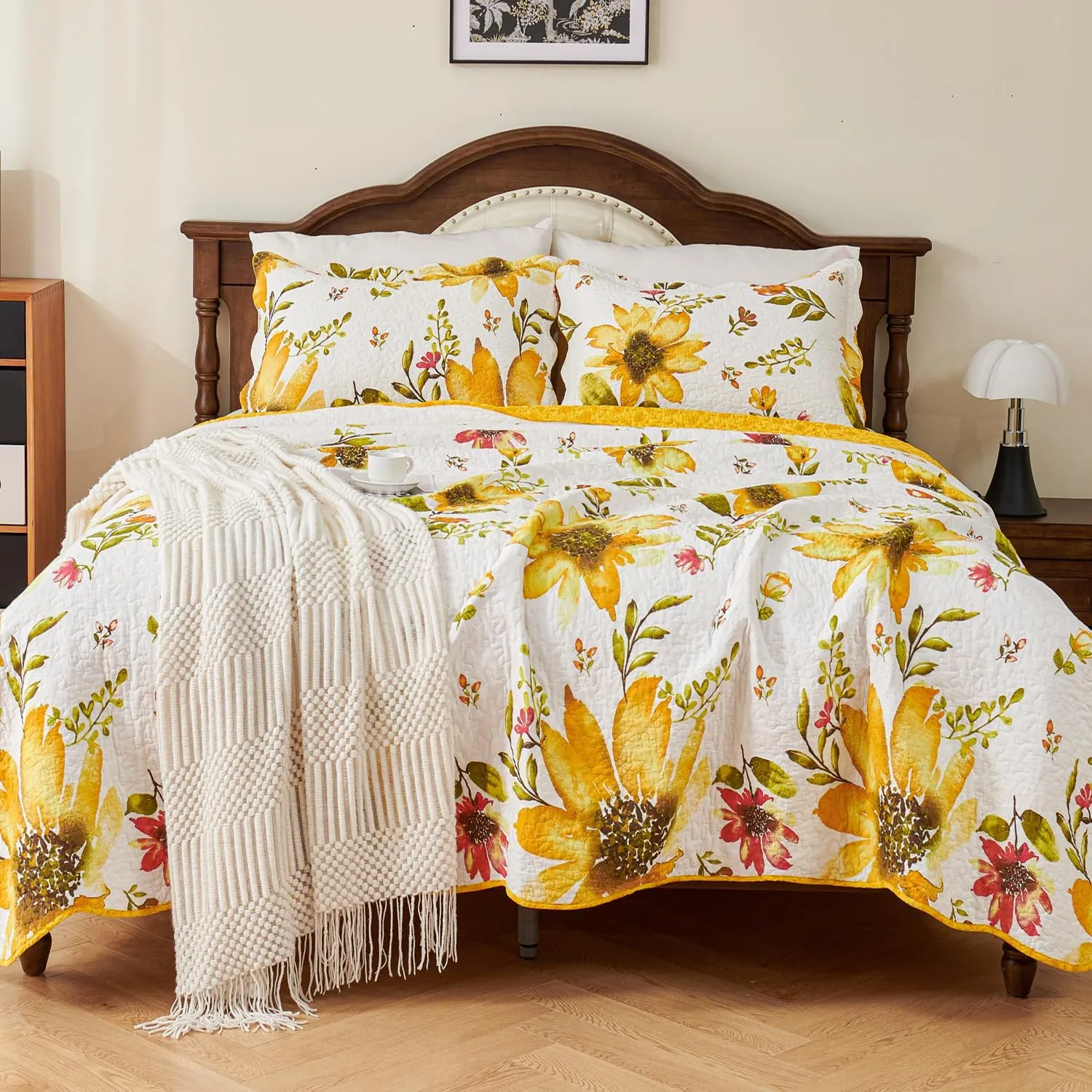 EVENHUG 100% Cotton Quilt King Size Yellow Sunflower Bedding Set Floral Lightweight Quilt Reversible Coverlet Bedspread with 2 Pillow Shams All Seasons 3 Pieces (106"x96")