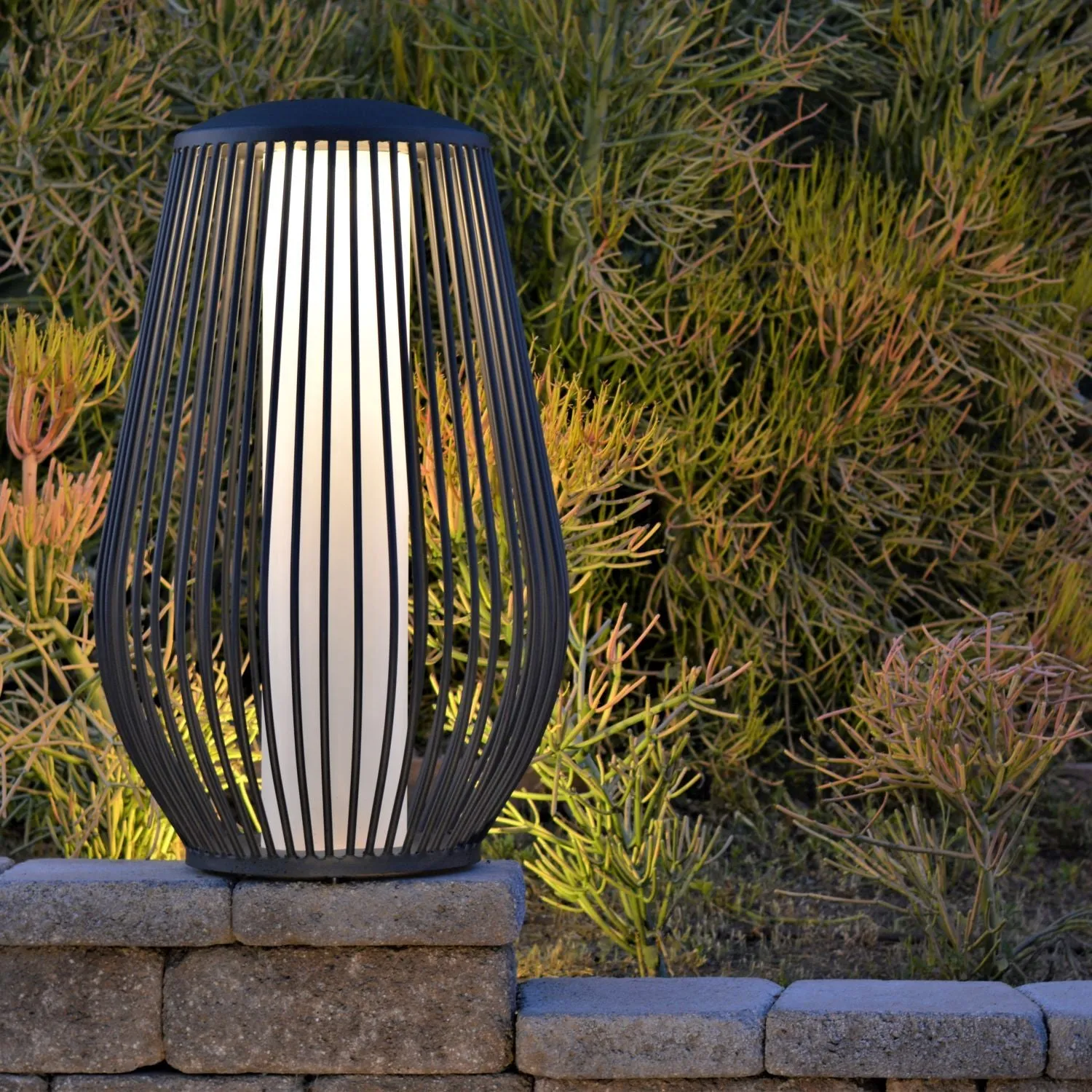 Les Jardins Mandaley Solar Lantern