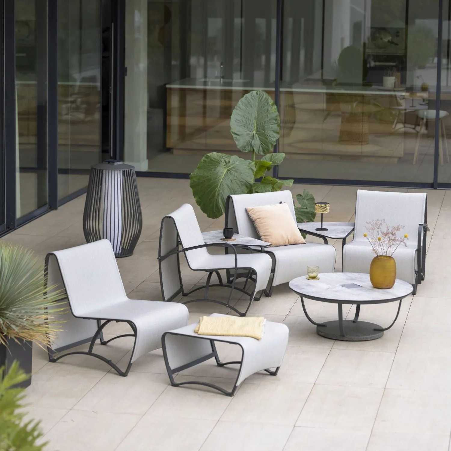 Les Jardins Mandaley Solar Lantern