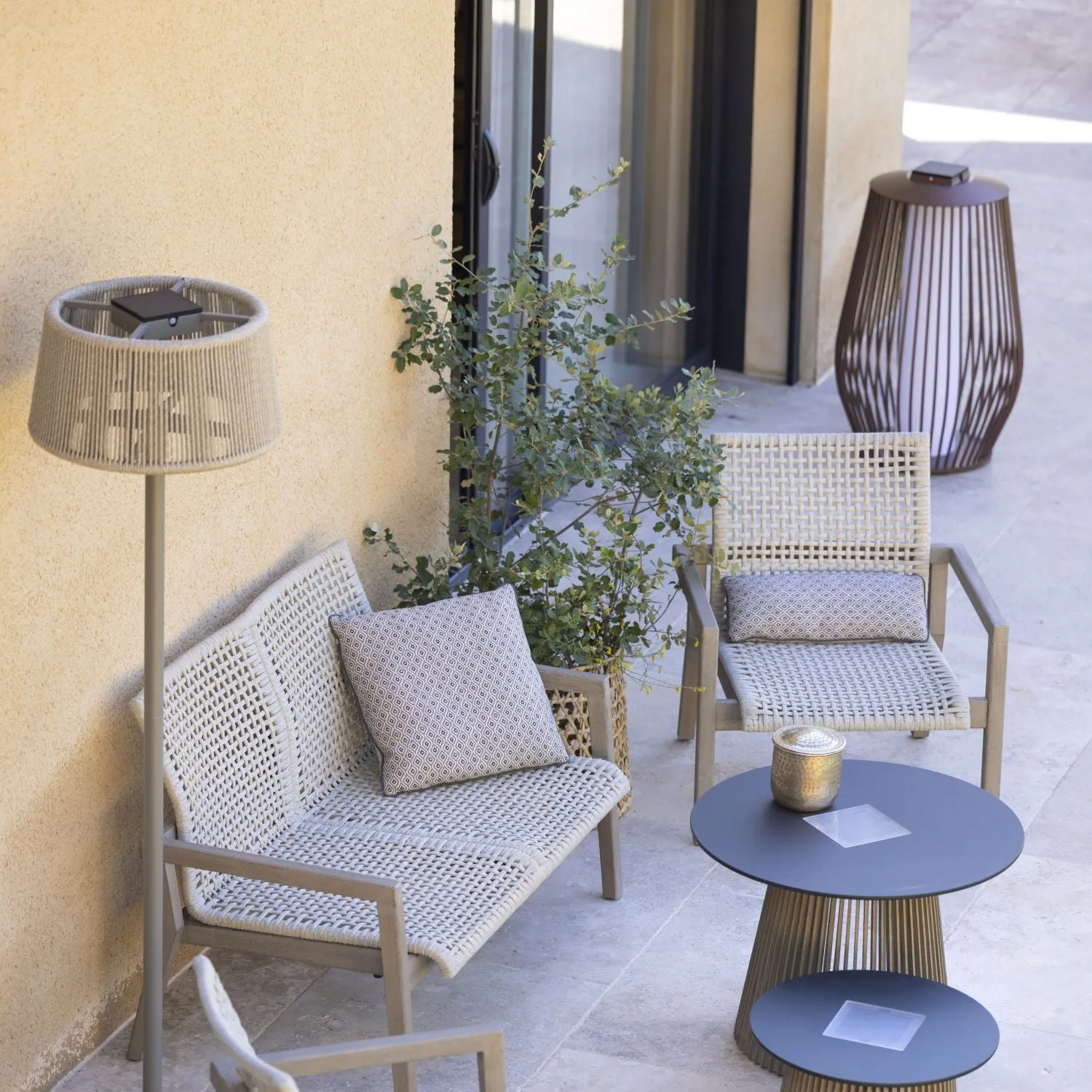Les Jardins Mandaley Solar Lantern