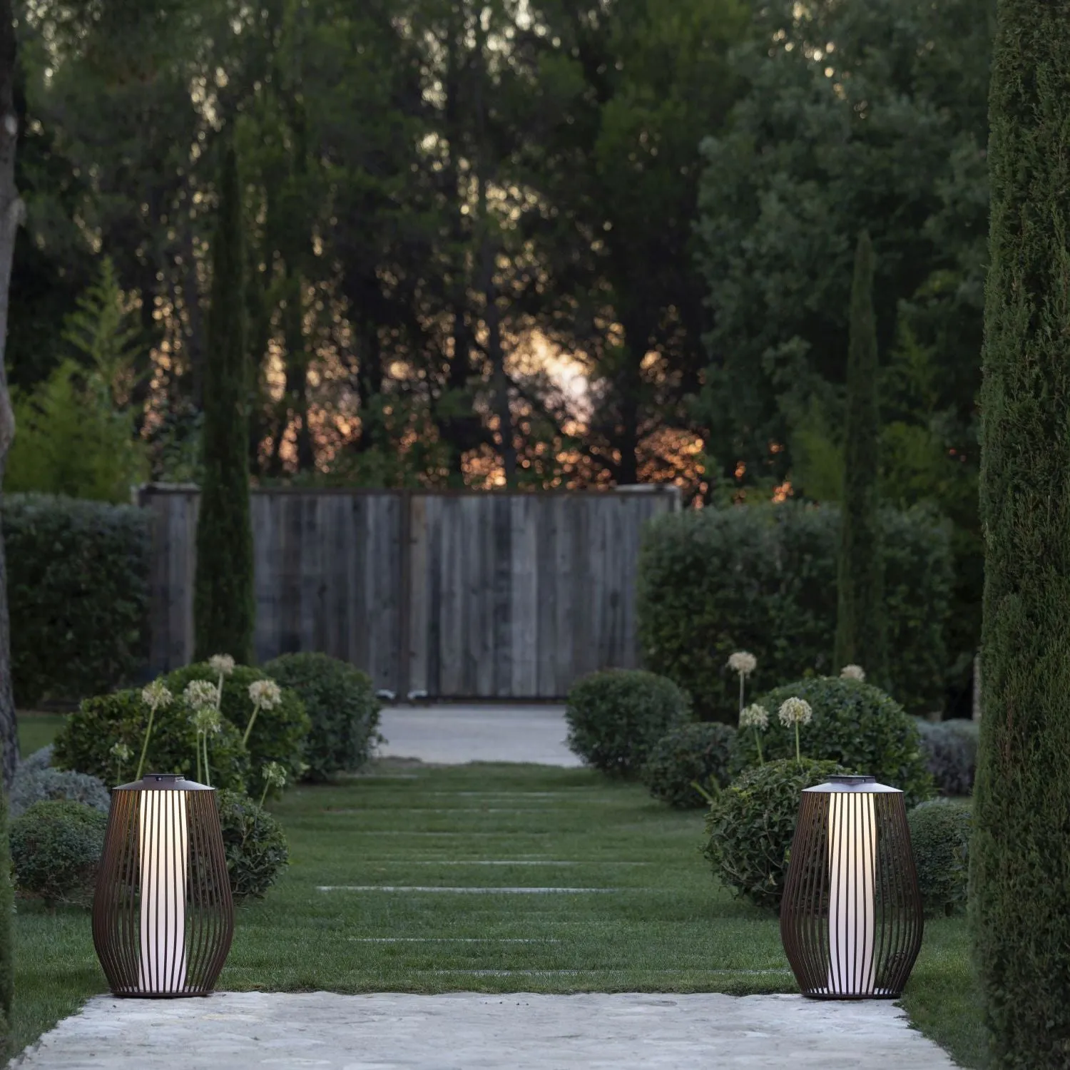 Les Jardins Mandaley Solar Lantern