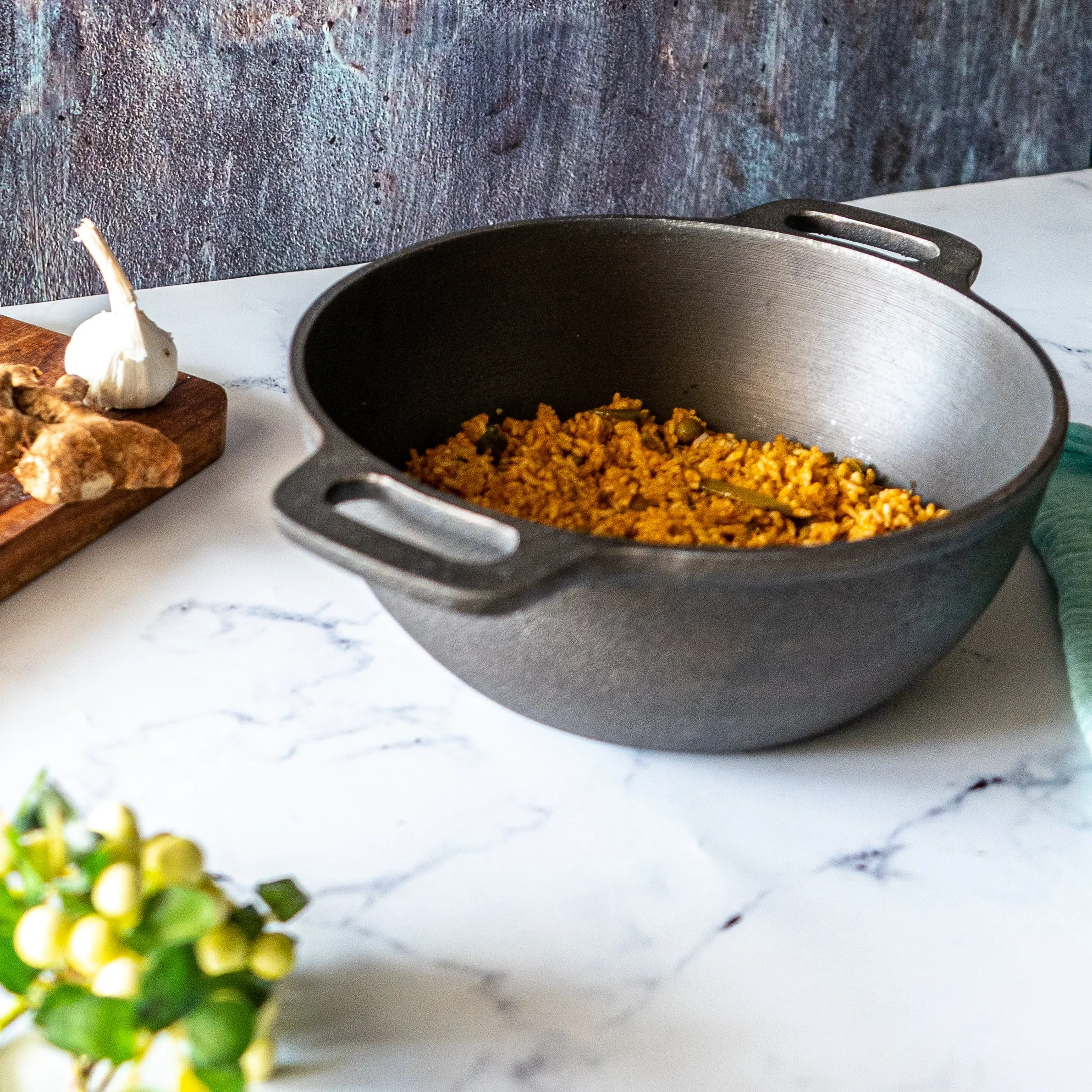 Pre-Seasoned Cast Iron Deep Kadai (10 Inches)