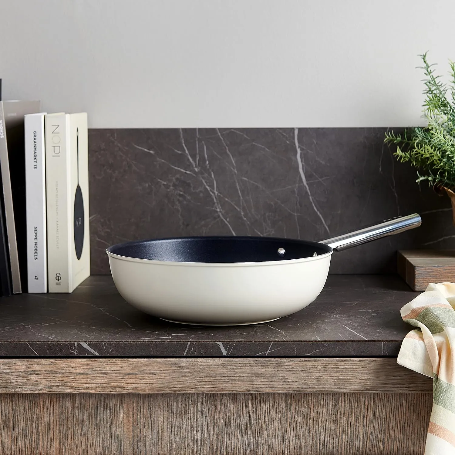 Smeg CKFW3001CRM Wok 30cm Cream, Non-Stick, Aluminium, Patented Base