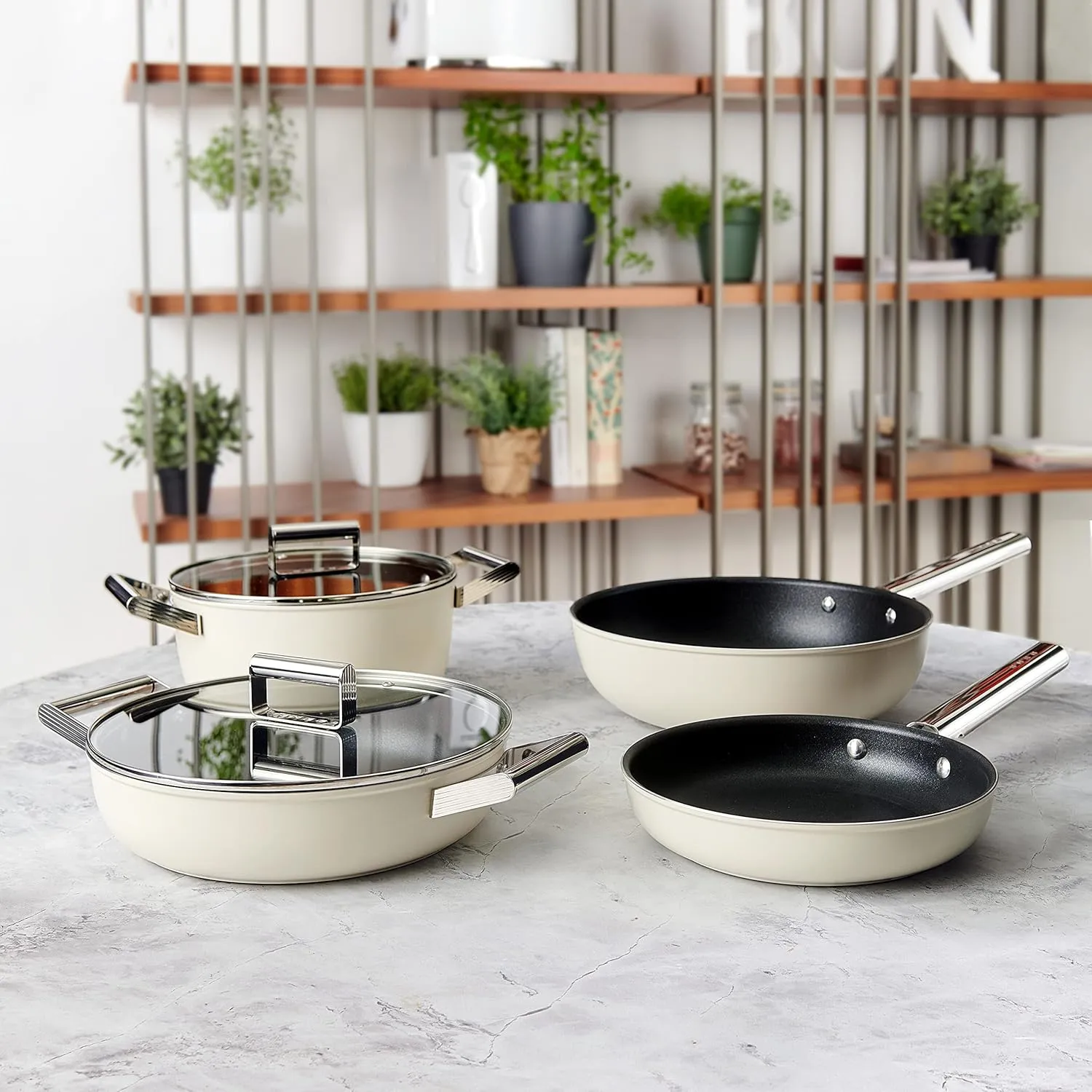 Smeg CKFW3001CRM Wok 30cm Cream, Non-Stick, Aluminium, Patented Base