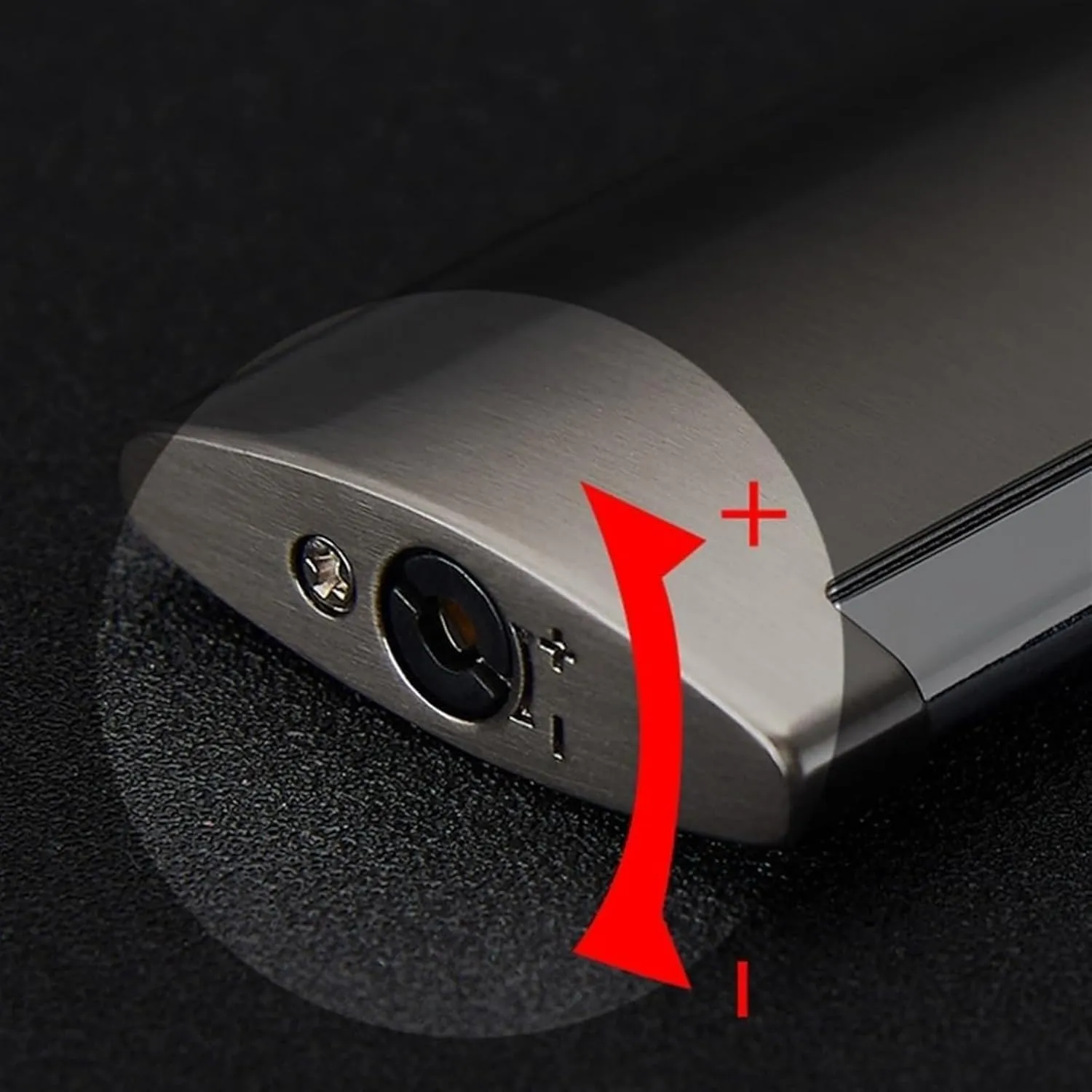 Ultra-Thin Torch Cigar Lighters, Portable Jet Flame Butane Lighter, Metal Slim Men's Lighter, Refillable and Adjustable Flame Lighter for Candle Camping(Red)