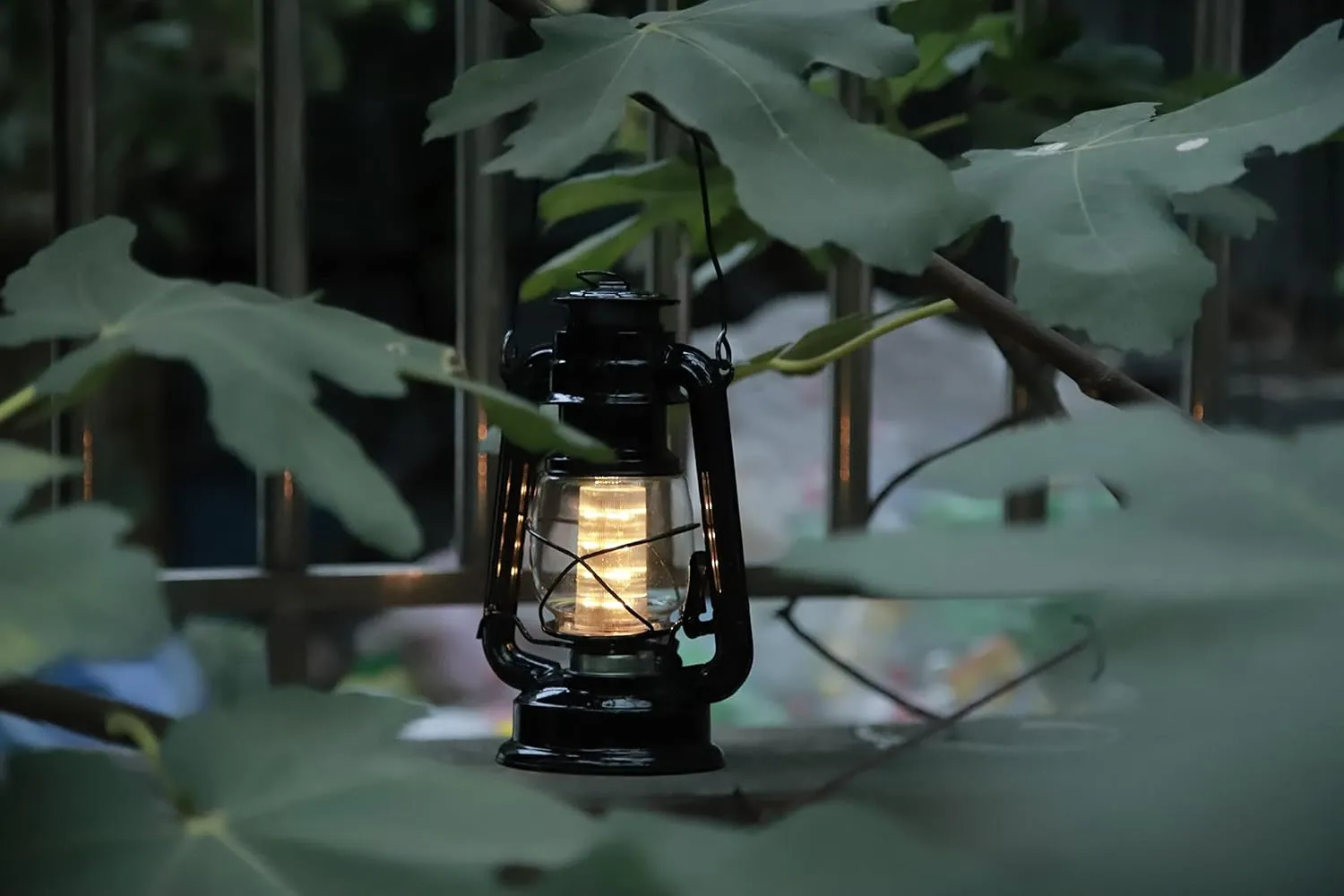 YAKii LED Vintage Lantern Metal Hanging Hurricane 12 LED Dimmer Switch Warm White Battery Operated Power Outage Indoor Camping Lighting Outdoor Brooklyn (Black 2 Pack)